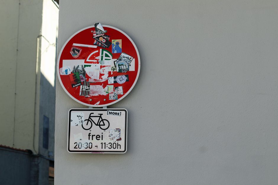 Warnschild Internet