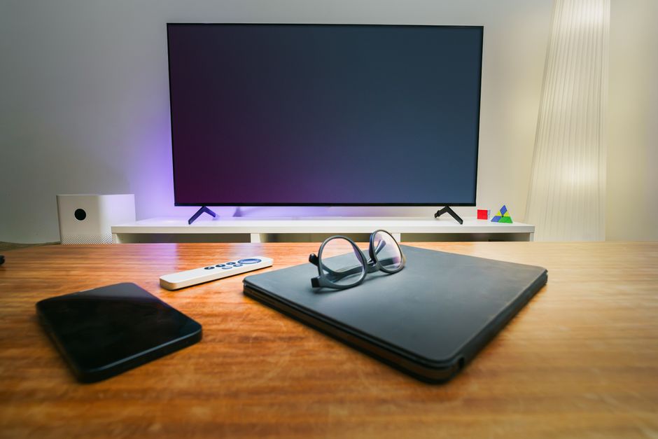 smart tv wireless router living room
